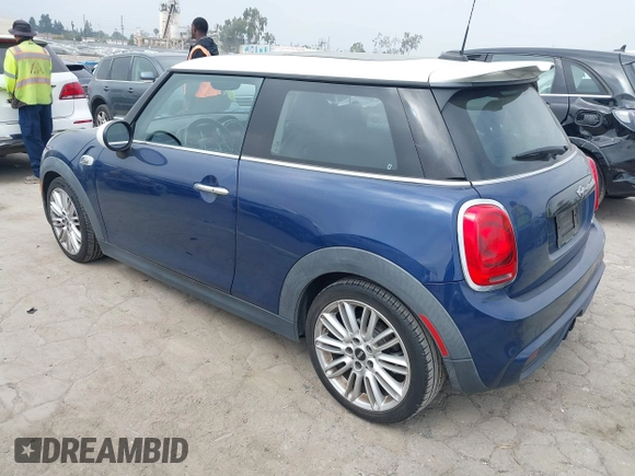 ✅ 2016 MINI Hardtop S • VIN: WMWXP7C56G2A42844 • Lot: 45077482. Wystawiony na IAAI z przebiegiem 147 061 mil. Bezpłatny archiwum sprzedaży aukcyjnych z USA i szczegółowy raport historii pojazdu na DreamBid. Zdjęcie 3.