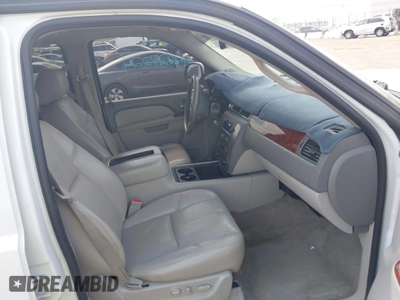 ✅ 2011 GMC Yukon SLT • VIN: 1GKS2CE00BR155390 • Lot: 44827224. Wystawiony na IAAI z przebiegiem 176 773 mil. Bezpłatny archiwum sprzedaży aukcyjnych z USA i szczegółowy raport historii pojazdu na DreamBid. Zdjęcie 5.