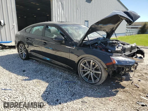 ✅ 2025 Audi A5 Sportback S line Premium • VIN: WAUDACF55SA007796 • Лот: 87030825. Опубліковано раніше на Copart з пробігом 21 434 миль. Безкоштовний доступ до архіву аукціонних продажів зі США та докладний звіт про історію автомобіля на DreamBid. Зображення 4.