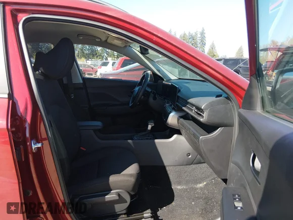 ✅ 2025 Hyundai Kona SEL • VIN: KM8HB3AB1SU335046 • Lot: 44836393. Wystawiony na IAAI z przebiegiem 12 793 mil. Bezpłatny archiwum sprzedaży aukcyjnych z USA i szczegółowy raport historii pojazdu na DreamBid. Zdjęcie 5.