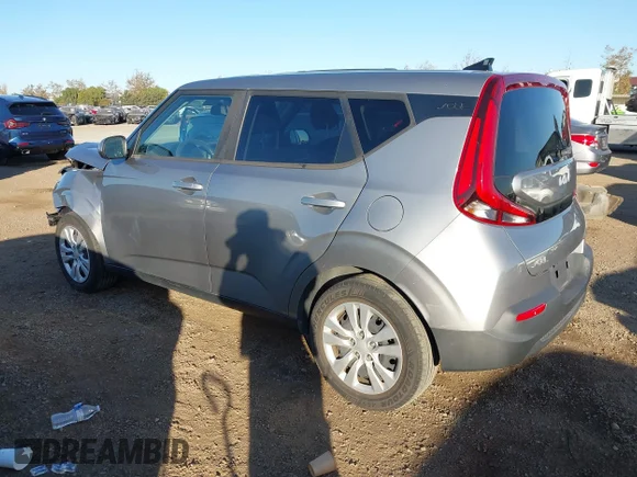 ✅ 2022 Kia Soul LX • VIN: KNDJ23AU4N7815110 • Lot: 43894831. Wystawiony na IAAI z przebiegiem 55 847 mil. Bezpłatny archiwum sprzedaży aukcyjnych z USA i szczegółowy raport historii pojazdu na DreamBid. Zdjęcie 3.