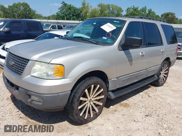 ✅ 2005 Ford Expedition Special Service • VIN: 1FMPU155X5LB00802 • Лот: 43146231. Опубліковано раніше на IAAI з пробігом 220 930 миль. Безкоштовний доступ до архіву аукціонних продажів зі США та докладний звіт про історію автомобіля на DreamBid. Зображення 2.