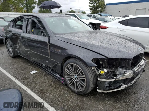 ✅ 2017 BMW 5 Series 540i • VIN: WBAJE5C36HG913581 • Lot: 42565813. Wystawiony na Copart z przebiegiem 33 508 mil. Bezpłatny archiwum sprzedaży aukcyjnych z USA i szczegółowy raport historii pojazdu na DreamBid. Zdjęcie 4.