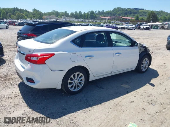 ✅ 2018 Nissan Sentra SV • VIN: 3N1AB7AP0JL639358 • Lot: 45302584. Wystawiony na IAAI z przebiegiem 82 168 mil. Bezpłatny archiwum sprzedaży aukcyjnych z USA i szczegółowy raport historii pojazdu na DreamBid. Zdjęcie 4.