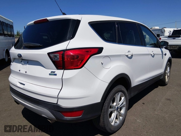 ✅ 2019 Ford Escape SE • VIN: 1FMCU9GDXKUC11891 • Лот: 45212916. Опубликован ранее на IAAI с пробегом 71 242 миль. Бесплатный доступ к архиву аукционных продаж из США и подробный отчёт об истории автомобиля на DreamBid. Изображение 4.