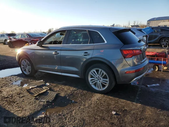 ✅ 2018 Audi Q5 Premium Plus • VIN: WA1BNAFY3J2017176 • Лот: 43494064. Опубликован ранее на Copart с пробегом 76 522 миль. Бесплатный доступ к архиву аукционных продаж из США и подробный отчёт об истории автомобиля на DreamBid. Изображение 2.