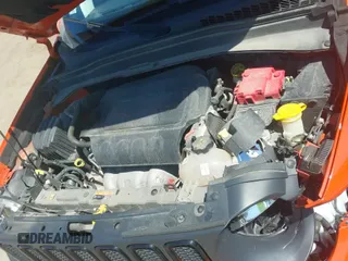 ✅ 2018 Jeep Renegade Latitude • VIN: ZACCJBBB5JPG97763 • Lot: 42601434. Wystawiony na IAAI z przebiegiem 75 916 mil. Bezpłatny archiwum sprzedaży aukcyjnych z USA i szczegółowy raport historii pojazdu na DreamBid. Zdjęcie 20.