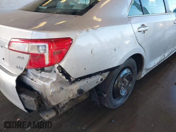 ✅ 2014 Toyota Camry XLE • VIN: 4T1BD1FK3EU101394 • Lot: 44061617. Wystawiony na IAAI z przebiegiem 47 179 mil. Bezpłatny archiwum sprzedaży aukcyjnych z USA i szczegółowy raport historii pojazdu na DreamBid. Zdjęcie 6.