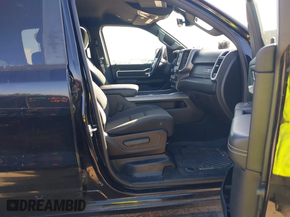 ✅ 2019 Ram 1500 Big Horn • VIN: 1C6RREFT7KN819872 • Lot: 43691732. Wystawiony na IAAI z przebiegiem 112 889 mil. Bezpłatny archiwum sprzedaży aukcyjnych z USA i szczegółowy raport historii pojazdu na DreamBid. Zdjęcie 5.