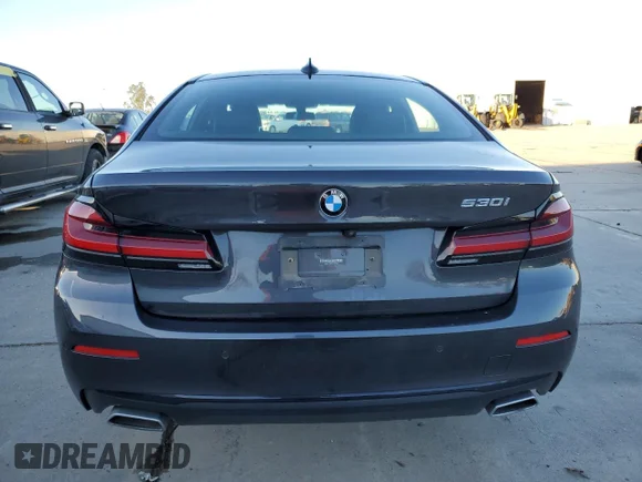 ✅ 2021 BMW 5 Series 530i • VIN: WBA53BH00MCF07028 • Lot: 37130153. Wystawiony na Copart z przebiegiem 23 871 mil. Bezpłatny archiwum sprzedaży aukcyjnych z USA i szczegółowy raport historii pojazdu na DreamBid. Zdjęcie 6.