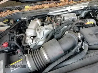 ✅ 2017 GMC Sierra 2500HD Denali • VIN: 1GT12UEY4HF191564 • Lot: 65462325. Wystawiony na Copart z przebiegiem 107 647 mil. Bezpłatny archiwum sprzedaży aukcyjnych z USA i szczegółowy raport historii pojazdu na DreamBid. Zdjęcie 13.