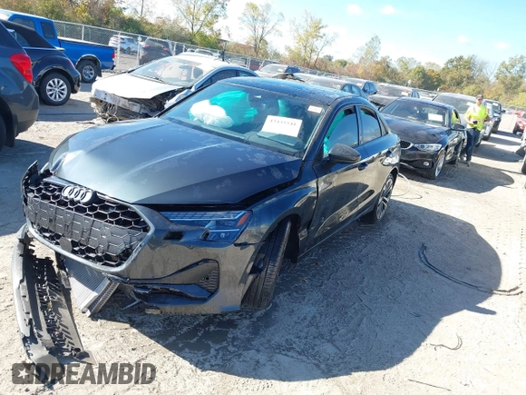 ✅ 2025 Audi A3 Premium • VIN: WAUGUDGY3SA078773 • Lot: 43435541. Wystawiony na IAAI z przebiegiem 3 999 mil. Bezpłatny archiwum sprzedaży aukcyjnych z USA i szczegółowy raport historii pojazdu na DreamBid. Zdjęcie 2.