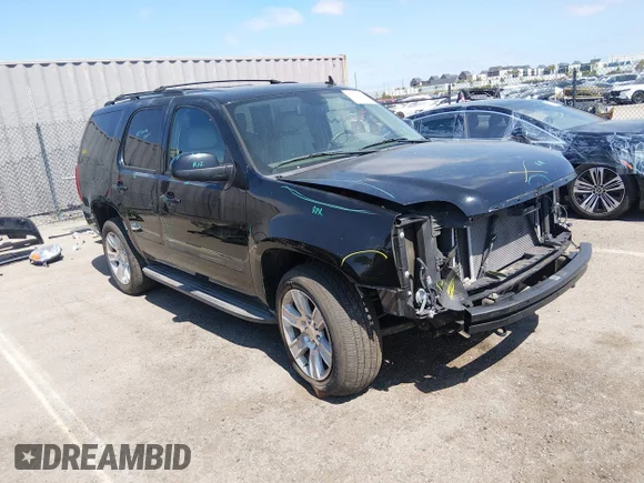 ✅ 2014 GMC Yukon SLT • VIN: 1GKS1CE03ER122004 • Lot: 45080119. Wystawiony na IAAI z przebiegiem 134 282 mil. Bezpłatny archiwum sprzedaży aukcyjnych z USA i szczegółowy raport historii pojazdu na DreamBid. Zdjęcie 1.