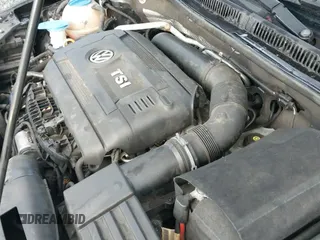 ✅ 2015 Volkswagen Jetta SE • VIN: 3VWD17AJ3FM260135 • Lot: 43538251. Wystawiony na IAAI z przebiegiem 89 666 mil. Bezpłatny archiwum sprzedaży aukcyjnych z USA i szczegółowy raport historii pojazdu na DreamBid. Zdjęcie 19.