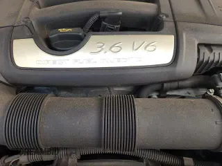 ✅ 2018 Porsche Cayenne • VIN: WP1AA2A29JKA05764 • Lot: 84419135. Wystawiony na Copart z przebiegiem 85 965 mil. Bezpłatny archiwum sprzedaży aukcyjnych z USA i szczegółowy raport historii pojazdu na DreamBid. Zdjęcie 16.