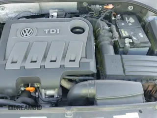 ✅ 2013 Volkswagen Passat SE • VIN: 1VWBN7A32DC012471 • Lot: 43139840. Wystawiony na IAAI z przebiegiem 149 398 mil. Bezpłatny archiwum sprzedaży aukcyjnych z USA i szczegółowy raport historii pojazdu na DreamBid. Zdjęcie 12.