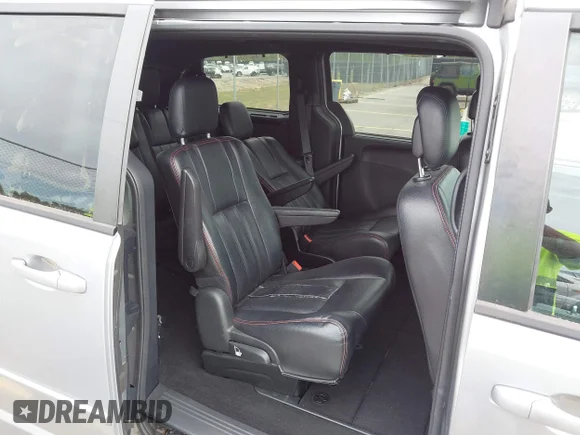 ✅ 2017 Dodge Grand Caravan GT • VIN: 2C4RDGEG0HR555283 • Lot: 44695824. Wystawiony na IAAI z przebiegiem 129 853 mil. Bezpłatny archiwum sprzedaży aukcyjnych z USA i szczegółowy raport historii pojazdu na DreamBid. Zdjęcie 8.