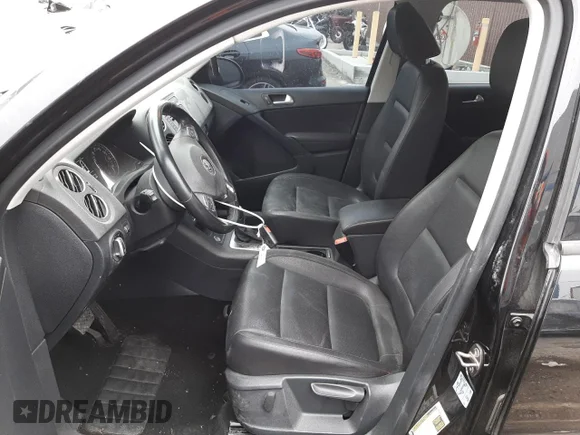 ✅ 2016 Volkswagen Tiguan R-Line • VIN: WVGAV7AX2GW554573 • Лот: 68371152. Опубліковано раніше на Copart з пробігом 64 784 миль. Безкоштовний доступ до архіву аукціонних продажів зі США та докладний звіт про історію автомобіля на DreamBid. Зображення 7.