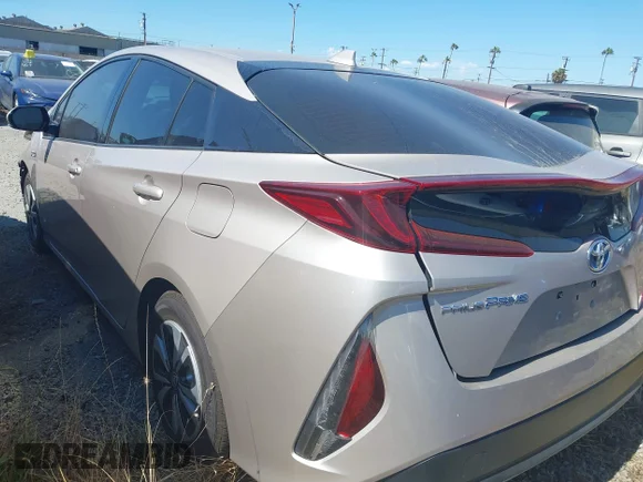 ✅ 2018 Toyota Prius Advanced • VIN: JTDKARFP3J3080442 • Lot: 45329480. Wystawiony na IAAI z przebiegiem 88 220 mil. Bezpłatny archiwum sprzedaży aukcyjnych z USA i szczegółowy raport historii pojazdu na DreamBid. Zdjęcie 3.