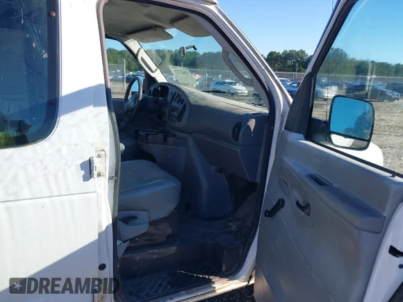 ✅ 2006 Ford Econoline Cargo • VIN: 1FTRE14W86HA14106 • Лот: 43427774. Опубліковано раніше на IAAI з пробігом 278 192 миль. Безкоштовний доступ до архіву аукціонних продажів зі США та докладний звіт про історію автомобіля на DreamBid. Зображення 5.