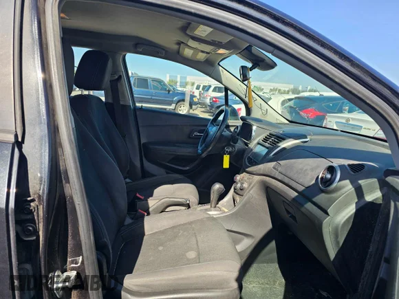 ✅ 2015 Chevrolet Trax LS • VIN: KL7CJKSB3FB105064 • Лот: 79579454. Опубликован ранее на Copart с пробегом 159 753 миль. Бесплатный доступ к архиву аукционных продаж из США и подробный отчёт об истории автомобиля на DreamBid. Изображение 5.