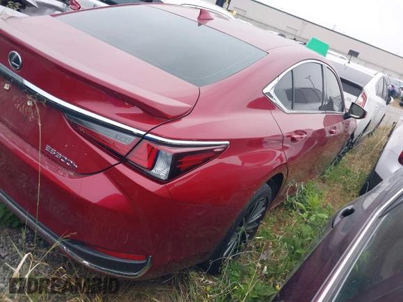 ✅ 2025 Lexus ES 300h • VIN: 58ADA1C14SU065068 • Lot: 44722935. Wystawiony na IAAI z przebiegiem 4 718 mil. Bezpłatny archiwum sprzedaży aukcyjnych z USA i szczegółowy raport historii pojazdu na DreamBid. Zdjęcie 4.