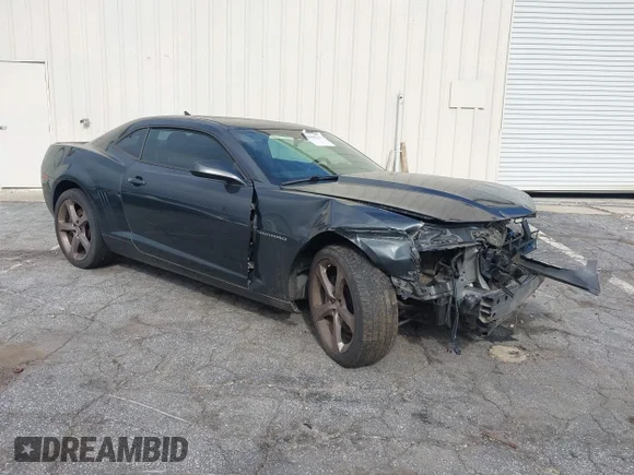 ✅ 2013 Chevrolet Camaro SS • VIN: 2G1FT1EW6D9235611 • Lot: 45095119. Wystawiony na IAAI z przebiegiem 75 378 mil. Bezpłatny archiwum sprzedaży aukcyjnych z USA i szczegółowy raport historii pojazdu na DreamBid. Zdjęcie 1.