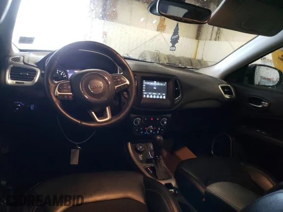 ✅ 2018 Jeep Compass Latitude • VIN: 3C4NJDBB0JT418250 • Лот: 36388713. Опубліковано раніше на Copart з пробігом 40 955 миль. Безкоштовний доступ до архіву аукціонних продажів зі США та докладний звіт про історію автомобіля на DreamBid. Зображення 8.