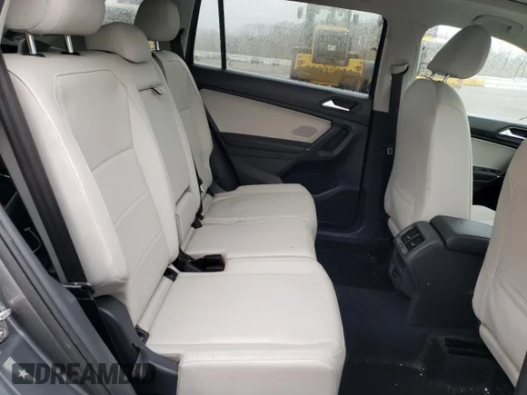 ✅ 2020 Volkswagen Tiguan SE • VIN: 3VV2B7AX1LM042767 • Лот: 37606673. Опубликован ранее на Copart с пробегом 46 715 миль. Бесплатный доступ к архиву аукционных продаж из США и подробный отчёт об истории автомобиля на DreamBid. Изображение 11.