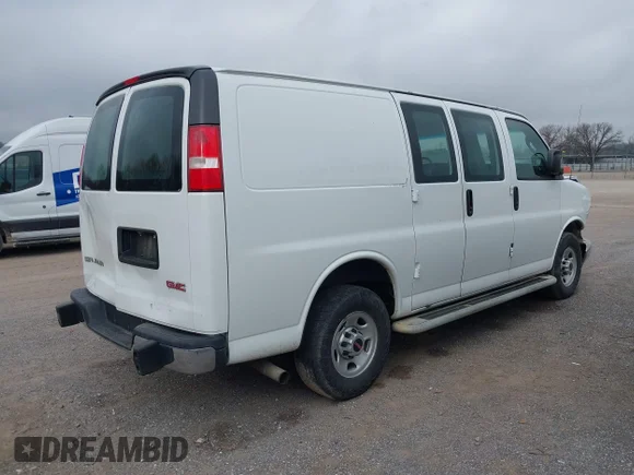 ✅ 2017 GMC Savana Cargo • VIN: 1GTW7AFF4H1907265 • Лот: 43912355. Опубліковано раніше на IAAI з пробігом 103 552 миль. Безкоштовний доступ до архіву аукціонних продажів зі США та докладний звіт про історію автомобіля на DreamBid. Зображення 4.