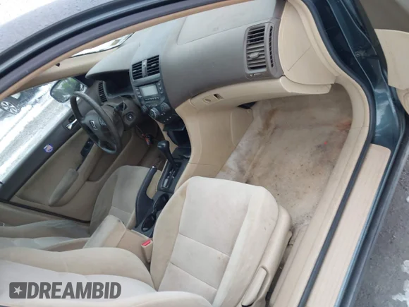 ✅ 2004 Honda Accord LX • VIN: 1HGCM56374A116720 • Lot: 43843937. Wystawiony na IAAI z przebiegiem 233 499 mil. Bezpłatny archiwum sprzedaży aukcyjnych z USA i szczegółowy raport historii pojazdu na DreamBid. Zdjęcie 5.