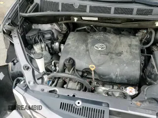 ✅ 2017 Toyota Sienna LE • VIN: 5TDJZ3DC9HS151220 • Lot: 91226385. Wystawiony na Copart z przebiegiem 119 999 mil. Bezpłatny archiwum sprzedaży aukcyjnych z USA i szczegółowy raport historii pojazdu na DreamBid. Zdjęcie 16.