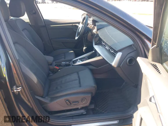 ✅ 2023 Audi A3 Premium • VIN: WAUGUDGY9PA139163 • Lot: 45430127. Wystawiony na IAAI z przebiegiem 16 370 mil. Bezpłatny archiwum sprzedaży aukcyjnych z USA i szczegółowy raport historii pojazdu na DreamBid. Zdjęcie 5.