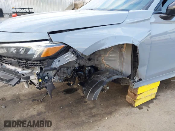 ✅ 2024 Honda Civic Sport • VIN: 2HGFE2F50RH532840 • Lot: 44053630. Wystawiony na IAAI z przebiegiem 44 952 mil. Bezpłatny archiwum sprzedaży aukcyjnych z USA i szczegółowy raport historii pojazdu na DreamBid. Zdjęcie 6.