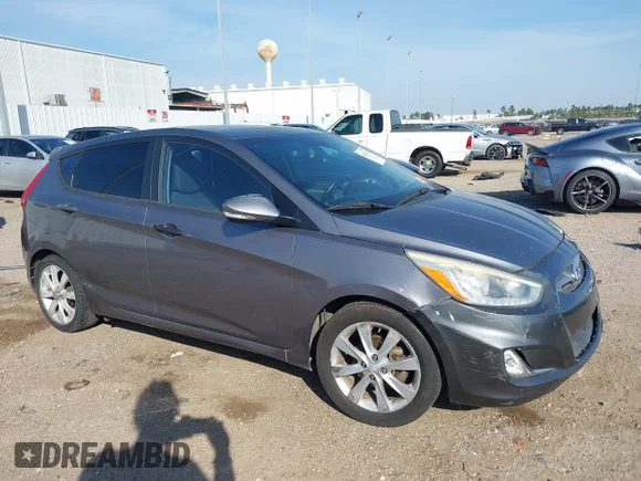 ✅ 2014 Hyundai Accent SE • VIN: KMHCU5AE4EU188963 • Lot: 44467673. Wystawiony na IAAI z przebiegiem 118 037 mil. Bezpłatny archiwum sprzedaży aukcyjnych z USA i szczegółowy raport historii pojazdu na DreamBid. Zdjęcie 1.