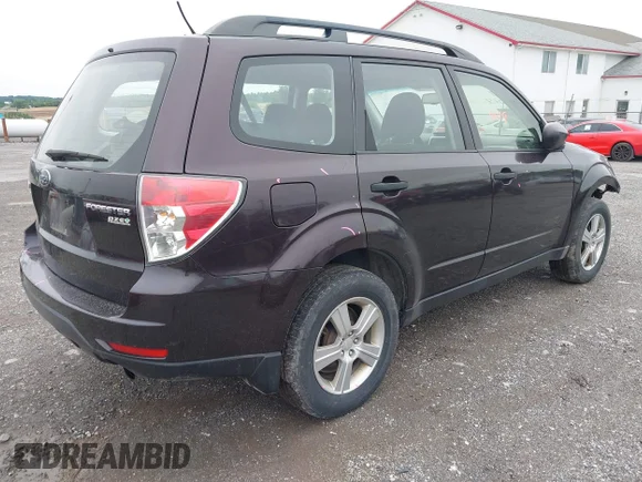 ✅ 2013 Subaru Forester X • VIN: JF2SHABC4DH424062 • Lot: 45173019. Wystawiony na IAAI z przebiegiem 263 639 mil. Bezpłatny archiwum sprzedaży aukcyjnych z USA i szczegółowy raport historii pojazdu na DreamBid. Zdjęcie 4.