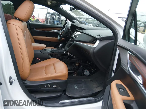 ✅ 2022 Cadillac XT5 FWD Premium Luxury • VIN: 1GYKNCRS1NZ175354 • Lot: 45236469. Wystawiony na IAAI z przebiegiem 7 918 mil. Bezpłatny archiwum sprzedaży aukcyjnych z USA i szczegółowy raport historii pojazdu na DreamBid. Zdjęcie 5.