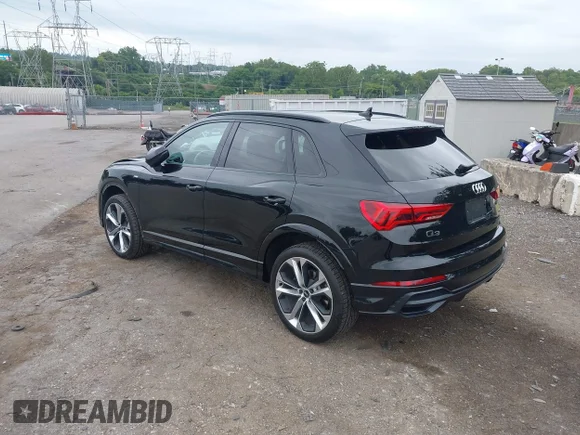 ✅ 2022 Audi Q3 S line Premium Plus • VIN: WA1EECF32N1054812 • Lot: 43015057. Wystawiony na IAAI z przebiegiem 45 954 mil. Bezpłatny archiwum sprzedaży aukcyjnych z USA i szczegółowy raport historii pojazdu na DreamBid. Zdjęcie 3.