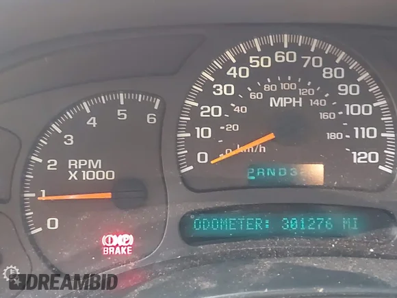 ✅ 2005 Chevrolet Silverado 2500HD Work Truck • VIN: 1GCHC29U75E259946 • Lot: 44141880. Wystawiony na IAAI z przebiegiem 301 276 mil. Bezpłatny archiwum sprzedaży aukcyjnych z USA i szczegółowy raport historii pojazdu na DreamBid. Zdjęcie 7.