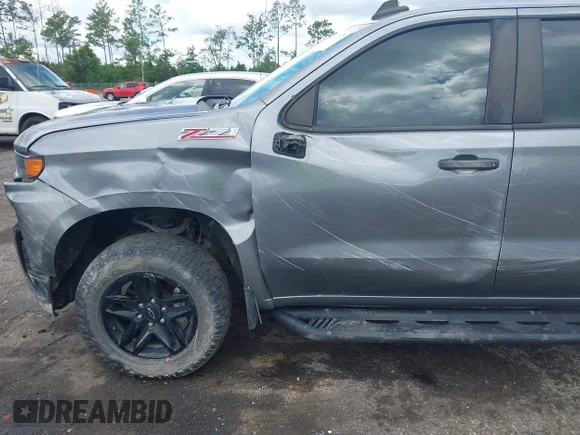 ✅ 2021 Chevrolet Silverado 1500 Custom Trail Boss • VIN: 1GCPYCEH8MZ429931 • Lot: 42727265. Wystawiony na IAAI z przebiegiem 88 401 mil. Bezpłatny archiwum sprzedaży aukcyjnych z USA i szczegółowy raport historii pojazdu na DreamBid. Zdjęcie 6.