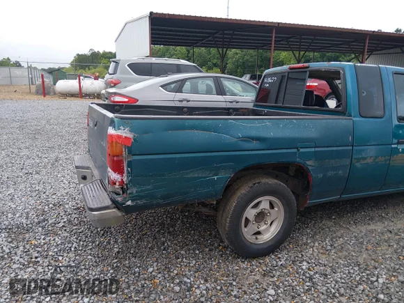 ✅ 1995 Nissan Frontier • VIN: 1N6SD16SXSC448627 • Lot: 45358969. Wystawiony na IAAI z przebiegiem 106 538 mil. Bezpłatny archiwum sprzedaży aukcyjnych z USA i szczegółowy raport historii pojazdu na DreamBid. Zdjęcie 6.