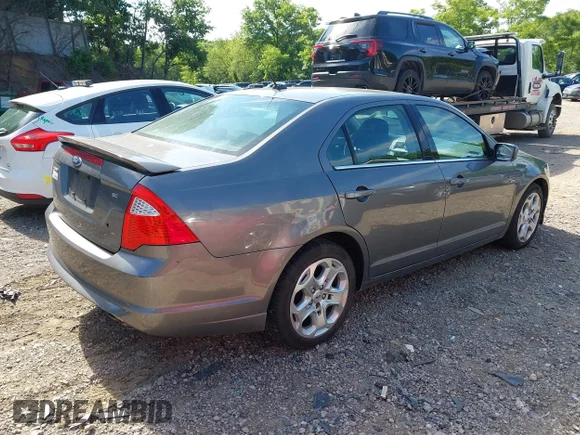 ✅ 2010 Ford Fusion SE • VIN: 3FAHP0HA9AR197799 • Лот: 45383451. Опубликован ранее на IAAI с пробегом 81 546 миль. Бесплатный доступ к архиву аукционных продаж из США и подробный отчёт об истории автомобиля на DreamBid. Изображение 4.