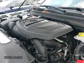 ✅ 2024 Jeep Grand Wagoneer • VIN: 1C4SJVEP1RS112090 • Lot: 42735254. Wystawiony na IAAI z przebiegiem 14 576 mil. Bezpłatny archiwum sprzedaży aukcyjnych z USA i szczegółowy raport historii pojazdu na DreamBid. Zdjęcie 19.