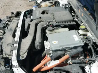 ✅ 2017 Lincoln MKZ Hybrid Select • VIN: 3LN6L5LU6HR634756 • Lot: 41455406. Listed on IAAI with 91,995 mi. Free auction sales archive from the USA and detailed vehicle history report at DreamBid. Image 20.