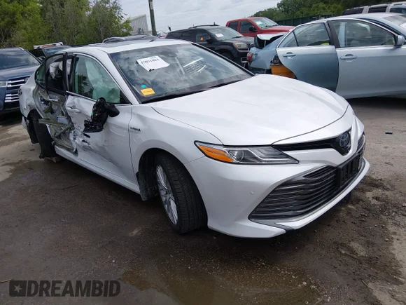 ✅ 2020 Toyota Camry Hybrid XLE • VIN: 4T1F31AKXLU545008 • Lot: 45091884. Wystawiony na IAAI z przebiegiem 51 481 mil. Bezpłatny archiwum sprzedaży aukcyjnych z USA i szczegółowy raport historii pojazdu na DreamBid. Zdjęcie 1.