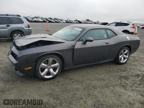 ✅ 2013 Dodge Challenger SXT • VIN: 2C3CDYAG0DH649377 • Lot: 49311435. Wystawiony na Copart z przebiegiem 174 087 mil. Bezpłatny archiwum sprzedaży aukcyjnych z USA i szczegółowy raport historii pojazdu na DreamBid. Zdjęcie 1.