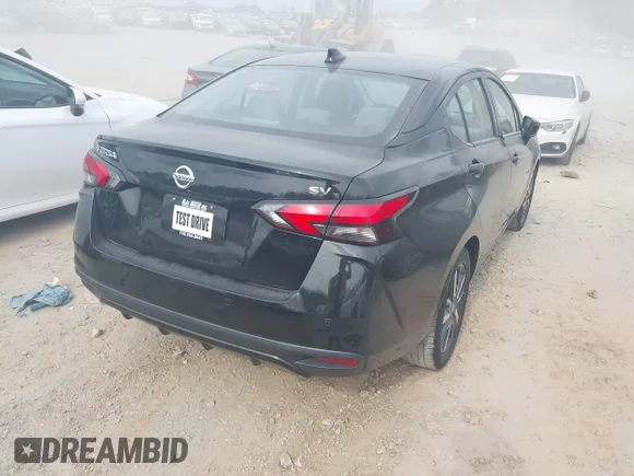 ✅ 2021 Nissan Versa SV • VIN: 3N1CN8EV7ML821092 • Lot: 44325770. Wystawiony na IAAI z przebiegiem 133 985 mil. Bezpłatny archiwum sprzedaży aukcyjnych z USA i szczegółowy raport historii pojazdu na DreamBid. Zdjęcie 4.