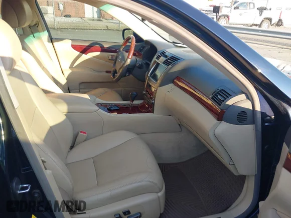 ✅ 2007 Lexus LS 460 • VIN: JTHBL46F475051662 • Лот: 43008396. Опубліковано раніше на IAAI з пробігом 184 781 миль. Безкоштовний доступ до архіву аукціонних продажів зі США та докладний звіт про історію автомобіля на DreamBid. Зображення 5.