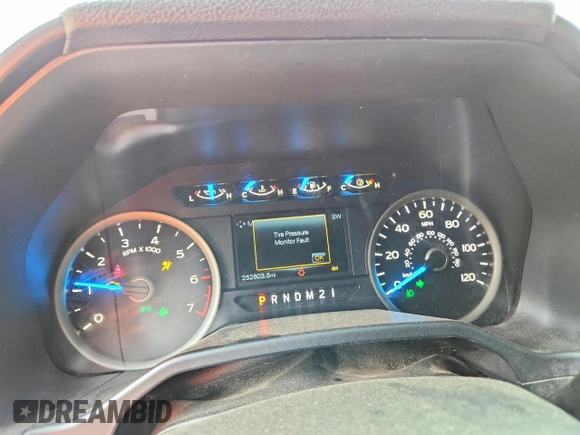 ✅ 2015 Ford F-150 XLT • VIN: 1FTEW1EF2FFB19701 • Lot: 48321486. Wystawiony na Copart z przebiegiem 252 803 mil. Bezpłatny archiwum sprzedaży aukcyjnych z USA i szczegółowy raport historii pojazdu na DreamBid. Zdjęcie 9.