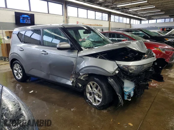 ✅ 2025 Kia Soul LX • VIN: KNDJ23AUXS7949230 • Lot: 75803375. Wystawiony na Copart z przebiegiem 11 686 mil. Bezpłatny archiwum sprzedaży aukcyjnych z USA i szczegółowy raport historii pojazdu na DreamBid. Zdjęcie 4.